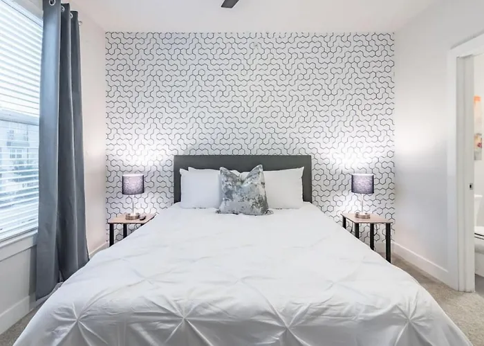 Southtown Staycation Near Riverwalk Alamo Pearl